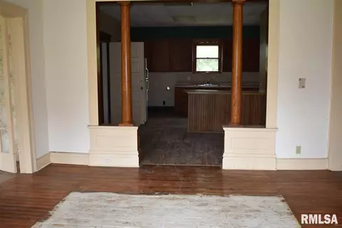 611 S Cedar St, Delavan, IL 61734 photo 8