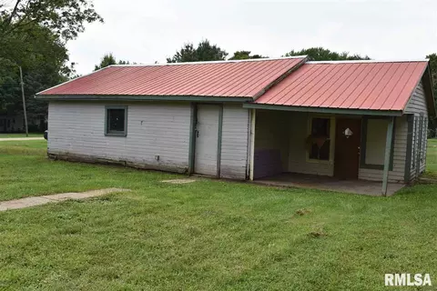 611 S Cedar St, Delavan, IL 61734 photo 28