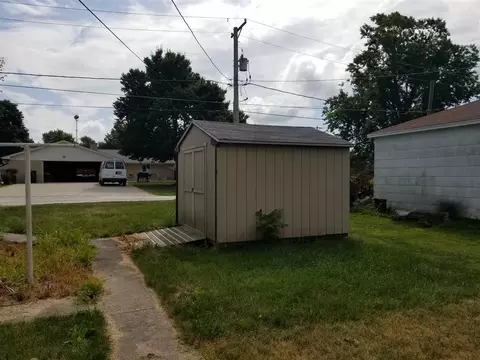 104 N Maple, Toluca, IL 61369 photo 3