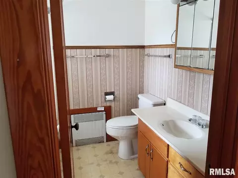 104 N Maple, Toluca, IL 61369 photo 12