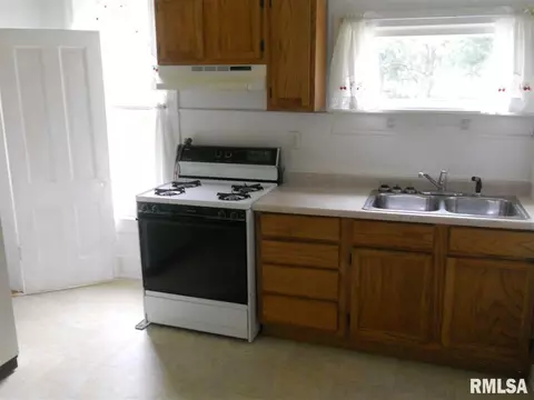 849 Elm, Canton, IL 61520 photo 11