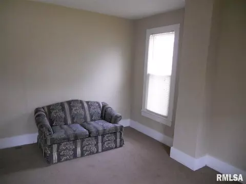849 Elm, Canton, IL 61520 photo 3