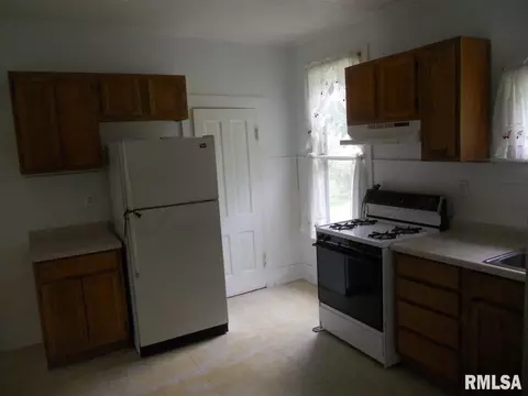 849 Elm, Canton, IL 61520 photo 12