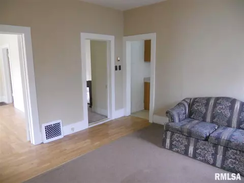 849 Elm, Canton, IL 61520 photo 4