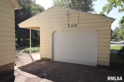 202 E Pine St, Metamora, IL 61548 photo 25