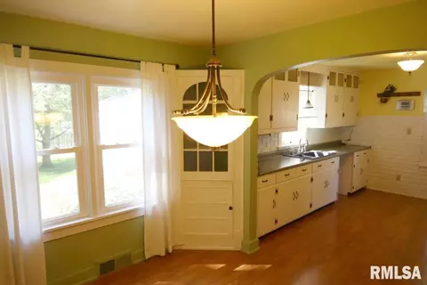 202 E Pine St, Metamora, IL 61548 photo 9