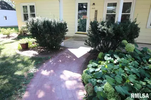 202 E Pine St, Metamora, IL 61548 photo 2