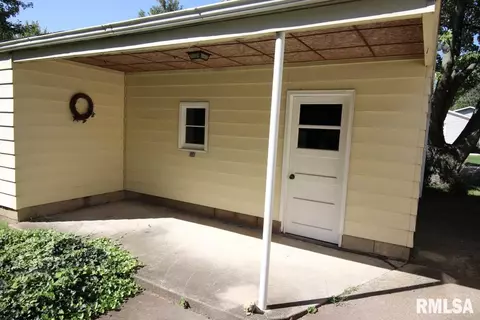 202 E Pine St, Metamora, IL 61548 photo 32