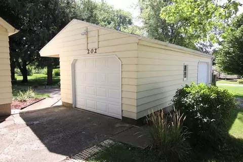 202 E Pine St, Metamora, IL 61548 photo 26