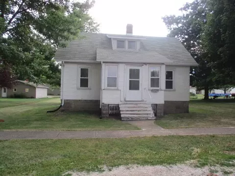 412 N Walnut St, Minonk, IL 61760 photo 2