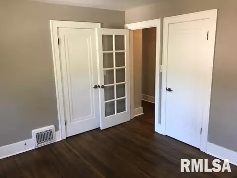 223 N Kickapoo Ter, Peoria, IL 61604 photo 25