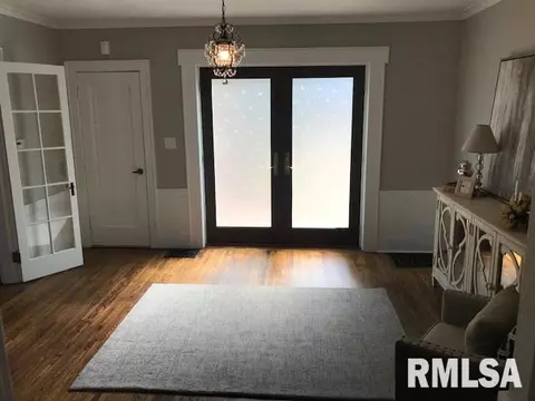 223 N Kickapoo Ter, Peoria, IL 61604 photo 6