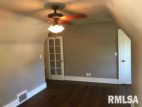223 N Kickapoo Ter, Peoria, IL 61604 photo 24
