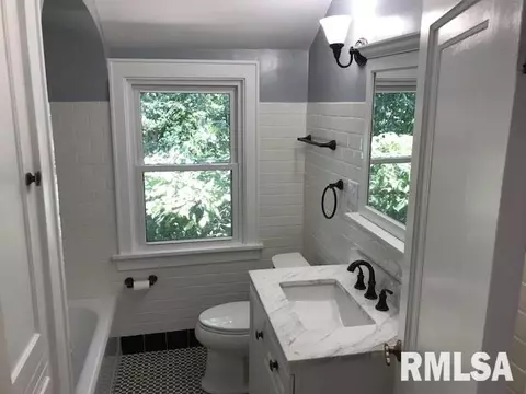 223 N Kickapoo Ter, Peoria, IL 61604 photo 20