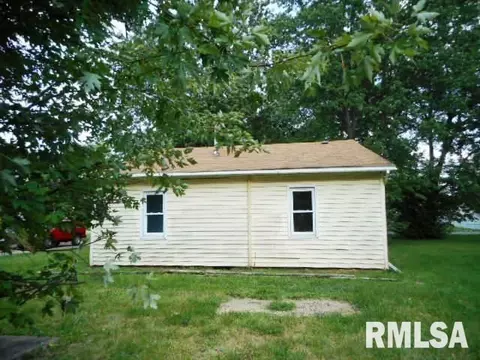 606 N Maple Ave, Saint David, IL 61563 photo 2