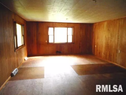 606 N Maple Ave, Saint David, IL 61563 photo 3