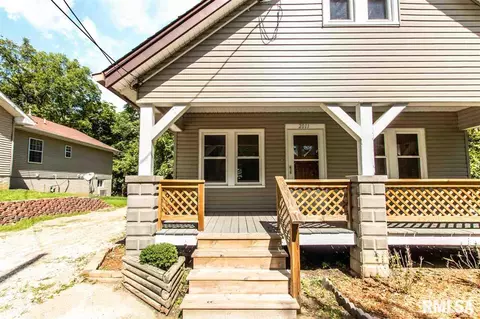 2011 E Purdue St, Peoria, IL 61614 photo 2
