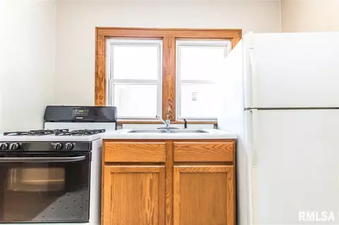 2011 E Purdue St, Peoria, IL 61614 photo 17