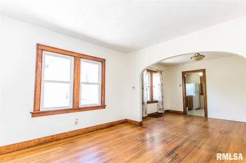 2011 E Purdue St, Peoria, IL 61614 photo 6