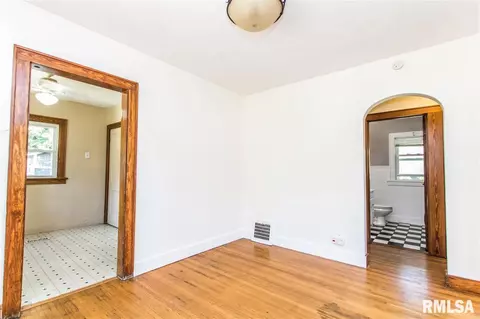 2011 E Purdue St, Peoria, IL 61614 photo 13