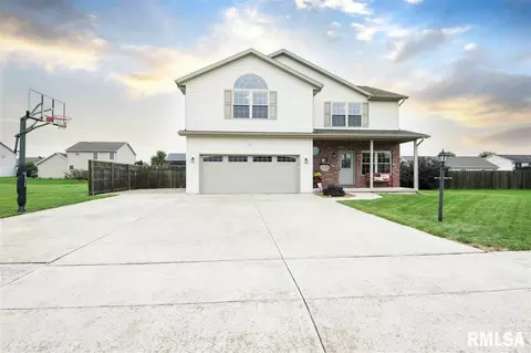 1206 Saddlebrook, Metamora, IL 61548 photo 1
