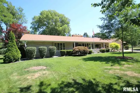 301 E Leo St, Eureka, IL 61530 photo 3