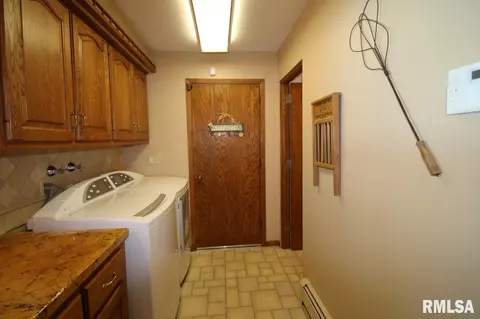 301 E Leo St, Eureka, IL 61530 photo 18