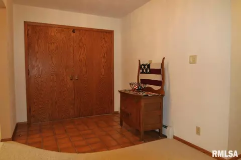 301 E Leo St, Eureka, IL 61530 photo 9