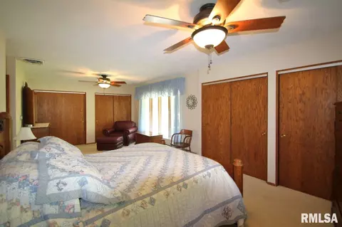 301 E Leo St, Eureka, IL 61530 photo 29