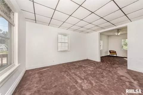 810 E Behrends, Peoria, IL 61603 photo 9