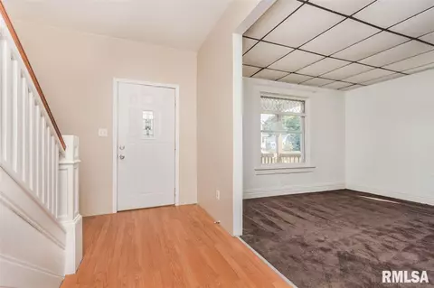 810 E Behrends, Peoria, IL 61603 photo 7