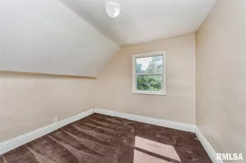 810 E Behrends, Peoria, IL 61603 photo 30