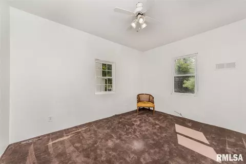 810 E Behrends, Peoria, IL 61603 photo 10