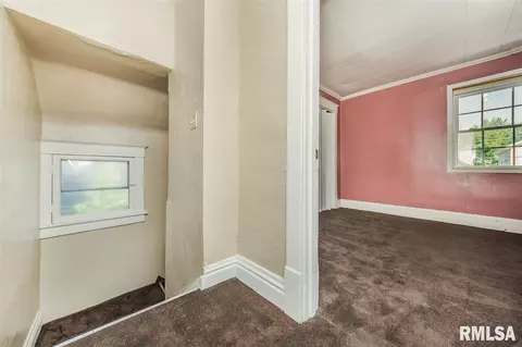 810 E Behrends, Peoria, IL 61603 photo 23