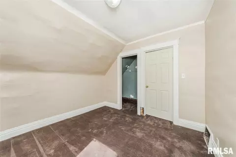 810 E Behrends, Peoria, IL 61603 photo 33
