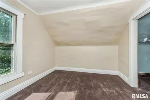 810 E Behrends, Peoria, IL 61603 photo 31