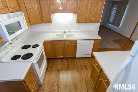 201 Easy, Washington, IL 61571 photo 9