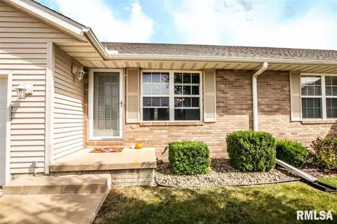 103 Marvin Ct, Germantown Hills, IL 61548 photo 2