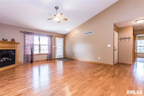 103 Marvin Ct, Germantown Hills, IL 61548 photo 5