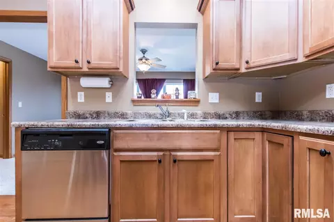103 Marvin Ct, Germantown Hills, IL 61548 photo 9