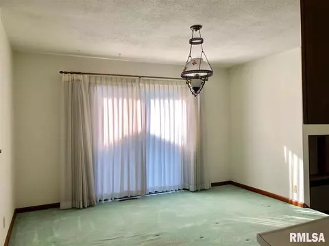 724 E Franklin St, Macomb, IL 61455 photo 6