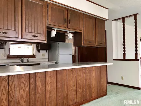 724 E Franklin St, Macomb, IL 61455 photo 9