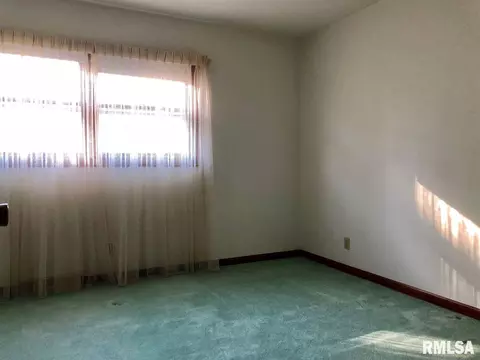 724 E Franklin St, Macomb, IL 61455 photo 14