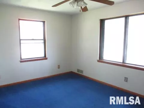 1409 Fairview St, Peoria, IL 61615 photo 6