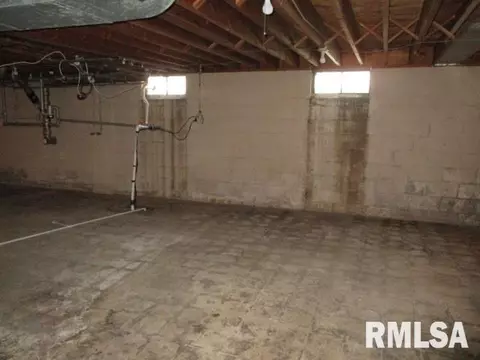 1409 Fairview St, Peoria, IL 61615 photo 11