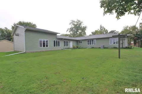307 1st St, Congerville, IL 61729 photo 3