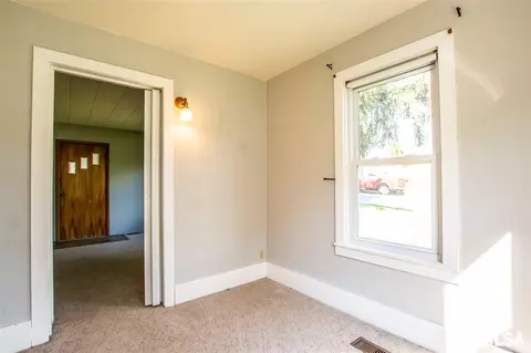 208 E Lincoln St, Roanoke, IL 61561 photo 21