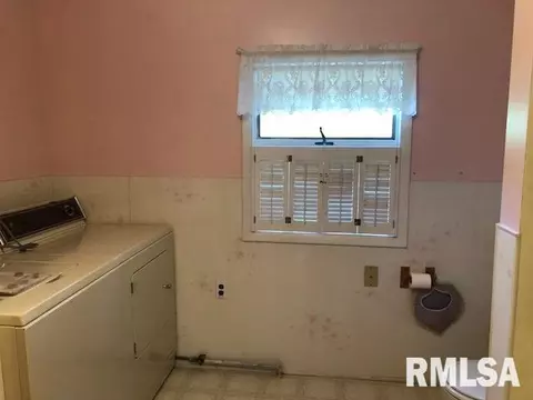 310 E 5th St, Gridley, IL 61744 photo 25