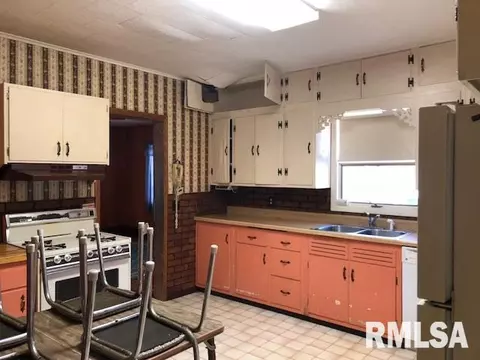 310 E 5th St, Gridley, IL 61744 photo 12