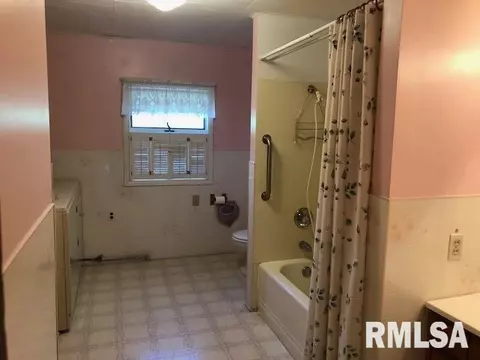310 E 5th St, Gridley, IL 61744 photo 23
